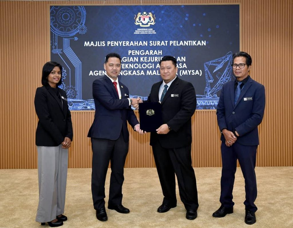 TAHNIAH ATAS PELANTIKAN SEBAGAI PENGARAH BAHAGIAN KEJURUTERAAN DAN TEKNOLOGI ANGKASA