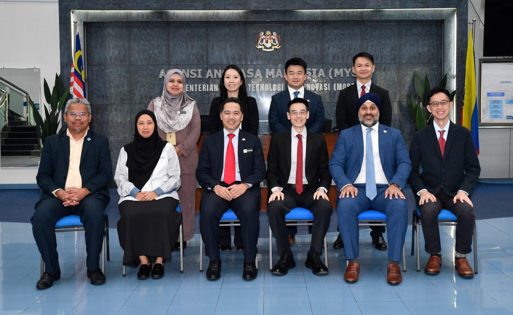 KUNJUNGAN HORMAT DELEGASI OFFICE FOR SPACE TECHNOLOGY & INDUSTRY, SINGAPORE (OSTIN) PADA 23 JULAI 2025